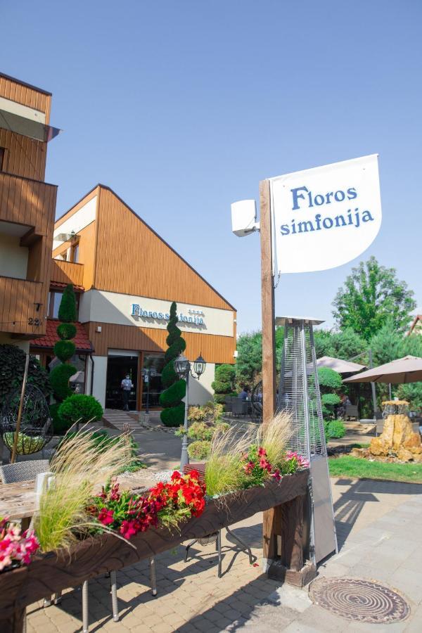 Floros Simfonija Hotel Sventoji Exterior photo