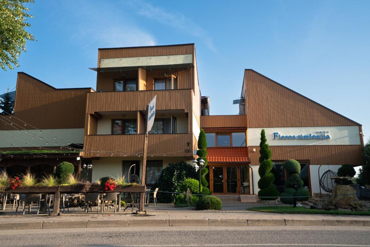 Floros Simfonija Hotel Sventoji Exterior photo