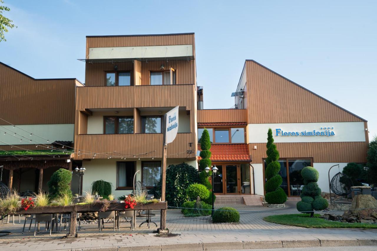 Floros Simfonija Hotel Sventoji Exterior photo